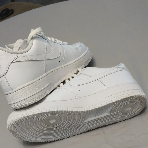 Nike Air Force One - Picture 10 of 17